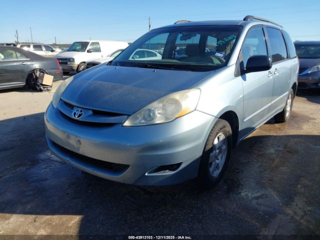 Toyota Sienna Ce Image 10