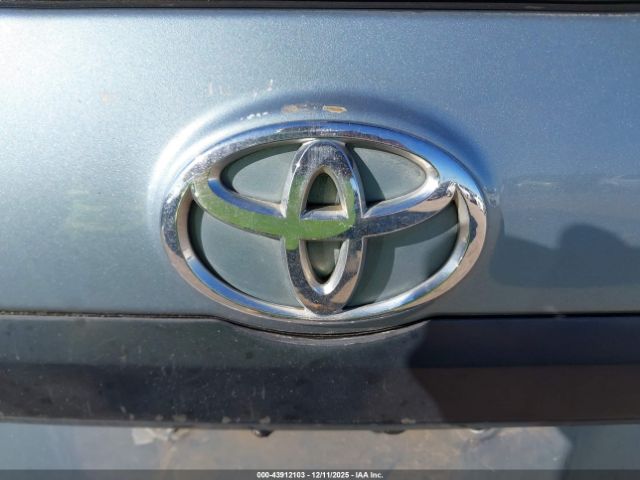 Toyota Sienna Ce Image 2