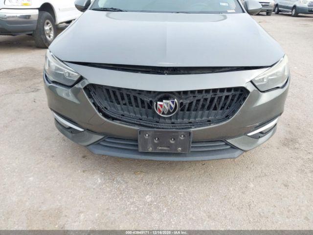 Buick Regal Sportback Essence Image 14