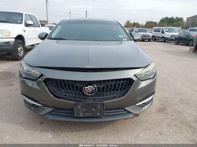 Buick Regal Sportback Essence Image 13