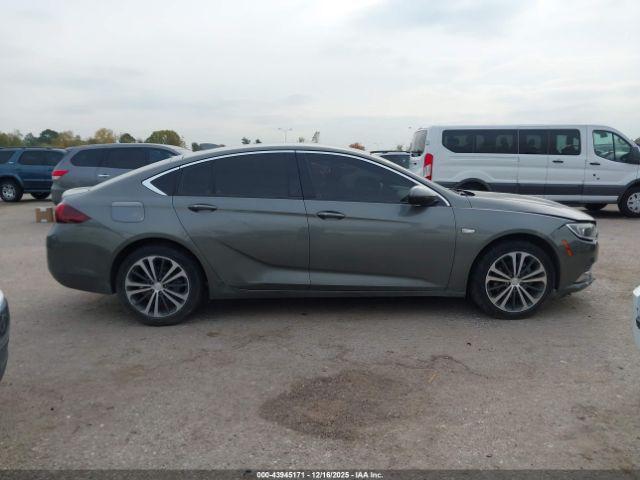 Buick Regal Sportback Essence Image 16