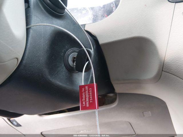 Toyota Sienna Le V6 8 Passenger Image 2