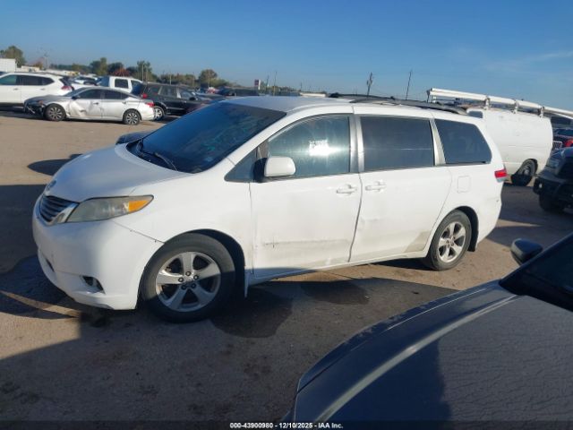 Toyota Sienna Le V6 8 Passenger Image 14