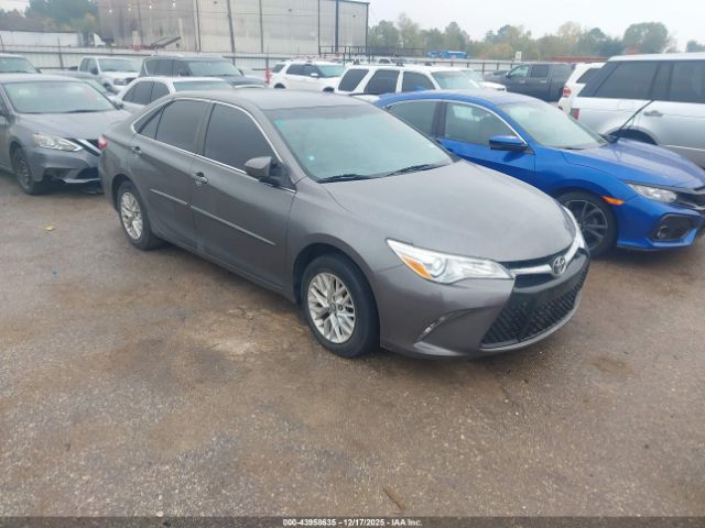 Toyota Camry Le Image 1