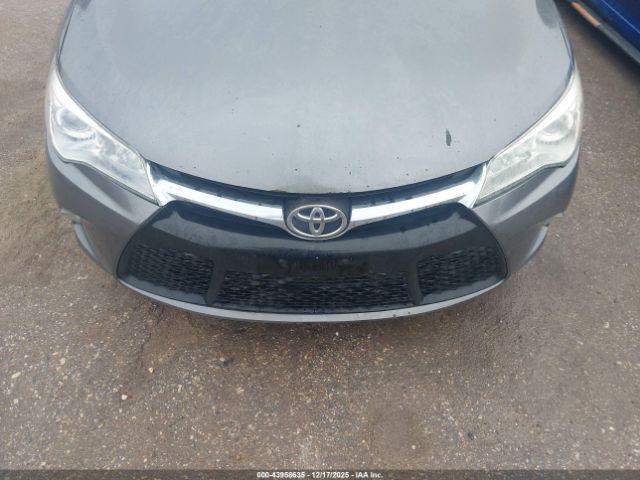 Toyota Camry Le Image 13