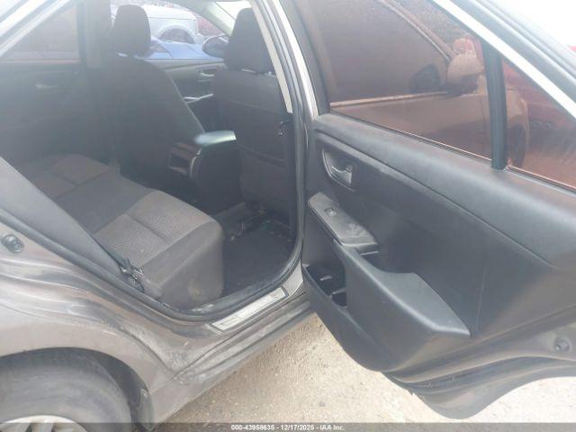 Toyota Camry Le Image 14