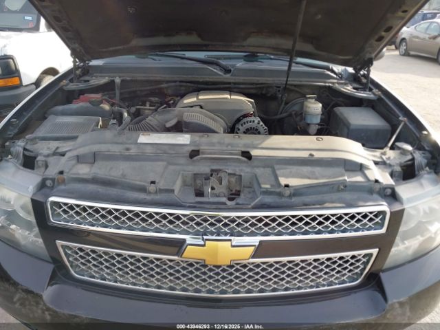 Chevrolet Suburban 1500 Lt Image 12