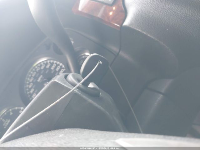 Chevrolet Suburban 1500 Lt Image 13