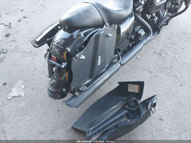 Harley-Davidson Flhxs Street Glide Special Image 12
