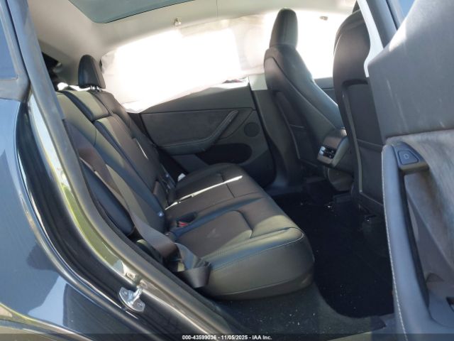 Tesla Model Y Performance Dual Motor All-wheel Drive Image 12