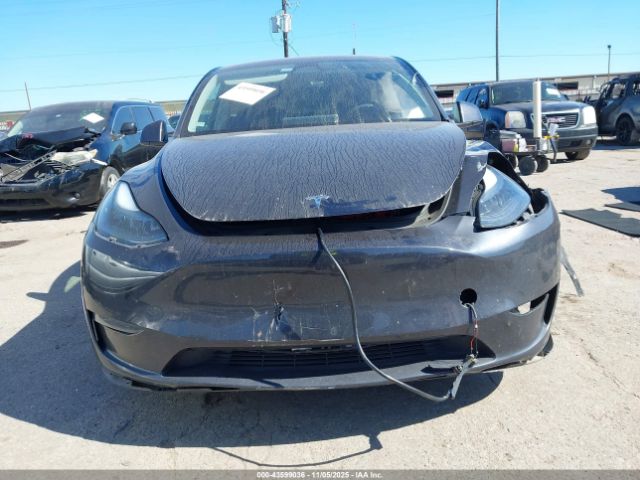 Tesla Model Y Performance Dual Motor All-wheel Drive Image 5