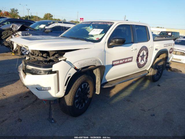 Nissan Frontier Pro-4x 4x4 Image 6