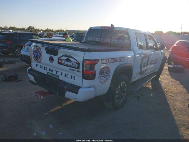 Nissan Frontier Pro-4x 4x4 Image 2