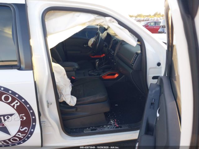 Nissan Frontier Pro-4x 4x4 Image 4