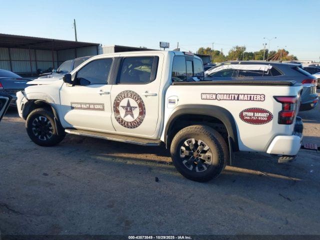 Nissan Frontier Pro-4x 4x4 Image 10