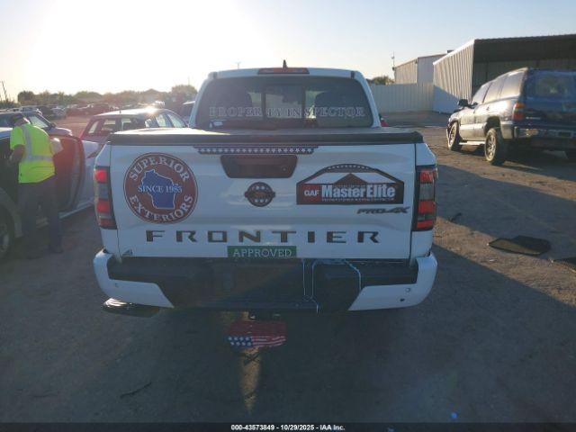 Nissan Frontier Pro-4x 4x4 Image 11