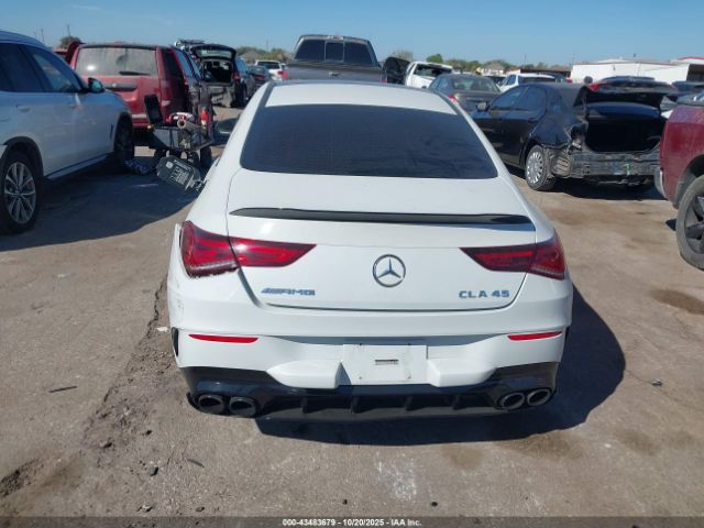 Mercedes-Benz Cla-class 4matic Image 13
