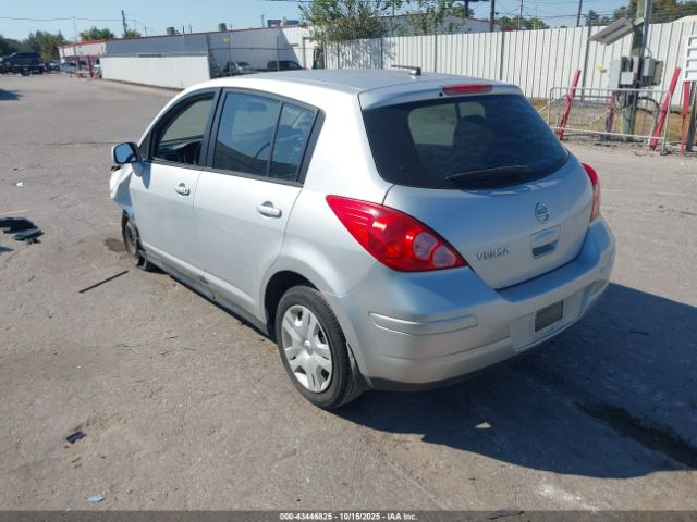 Nissan Versa 1.8 S Image 16