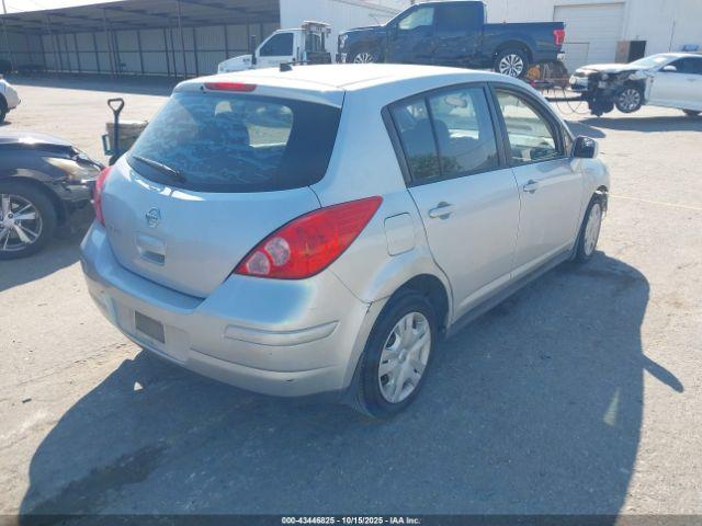 Nissan Versa 1.8 S Image 3
