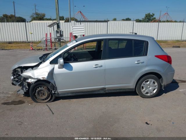 Nissan Versa 1.8 S Image 14