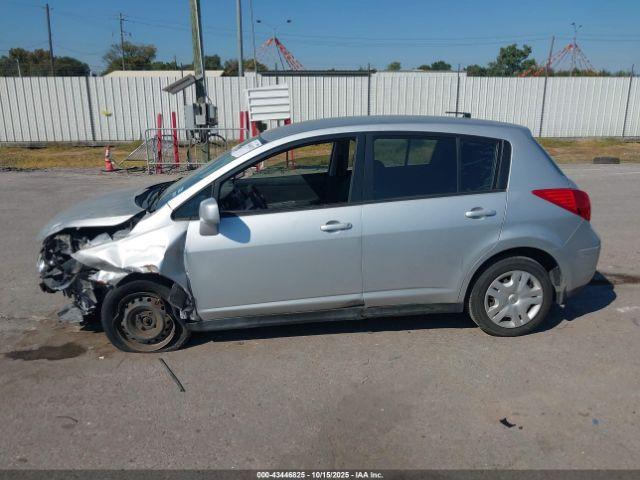 Nissan Versa 1.8 S Image 14