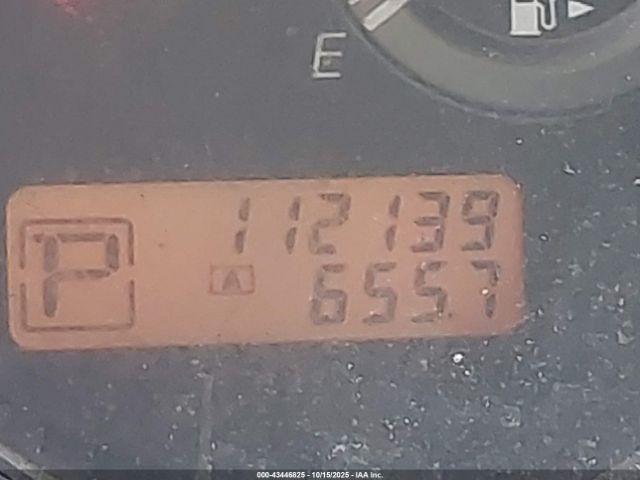 Nissan Versa 1.8 S Image 13