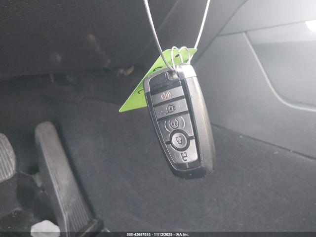 Ford Explorer Xlt Image 3