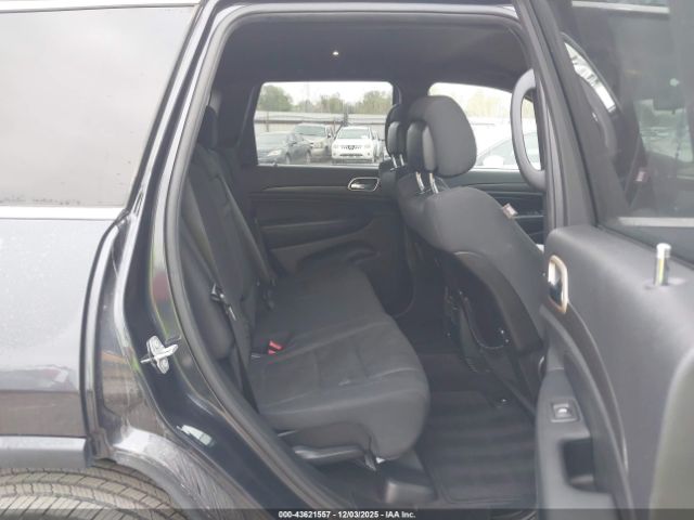 Jeep Grand Cherokee Laredo Image 2