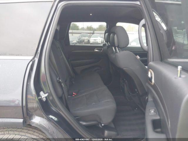 Jeep Grand Cherokee Laredo Image 2