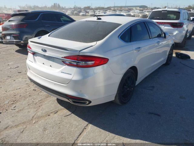 Ford Fusion Titanium Image 16