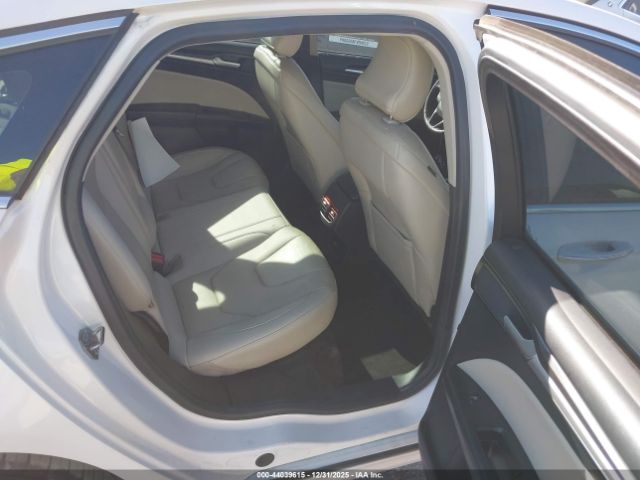 Ford Fusion Titanium Image 4