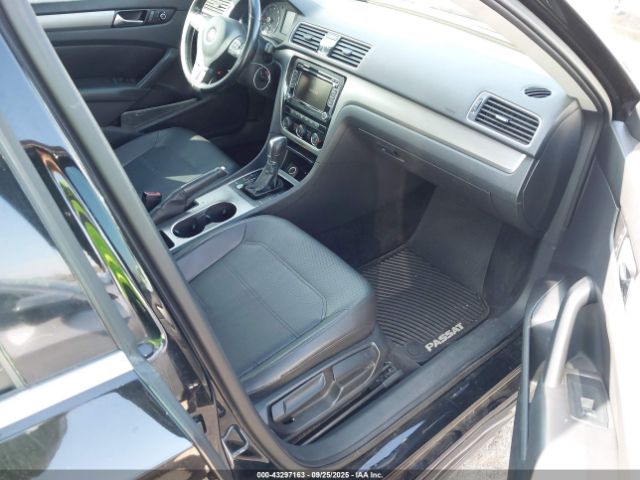 Volkswagen Passat 1.8t Se Image 5