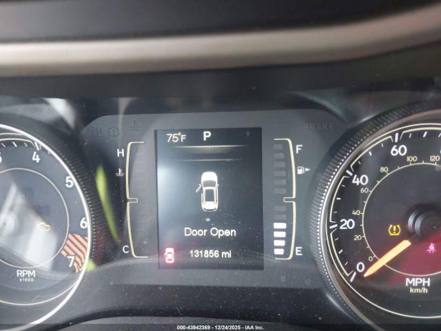 Jeep Cherokee Sport Image 3