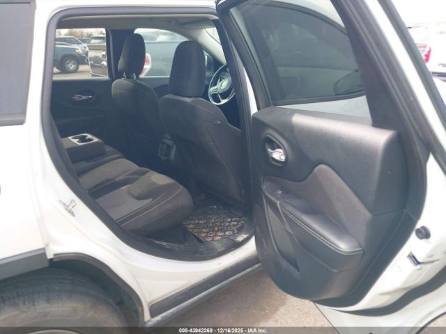 Jeep Cherokee Sport Image 7