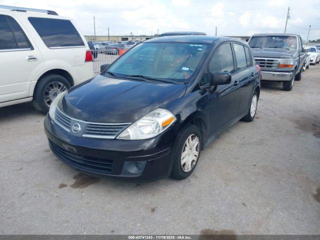Nissan Versa 1.8s Image 10