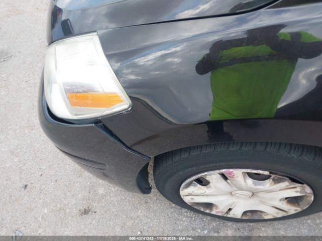 Nissan Versa 1.8s Image 4