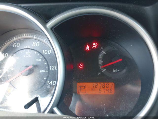 Nissan Versa 1.8s Image 7