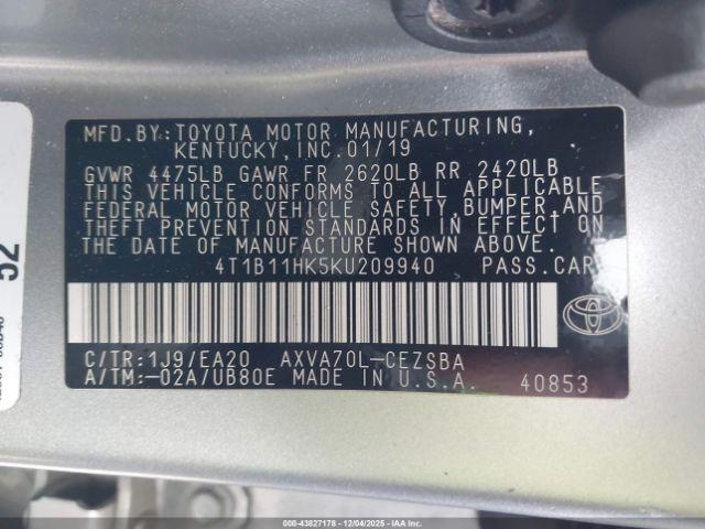 Toyota Camry Se Image 9