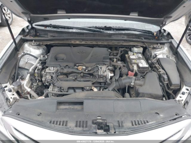Toyota Camry Se Image 17