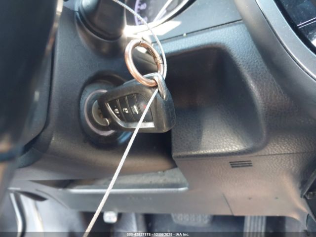 Toyota Camry Se Image 11