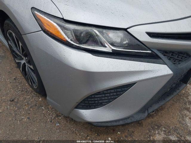 Toyota Camry Se Image 2