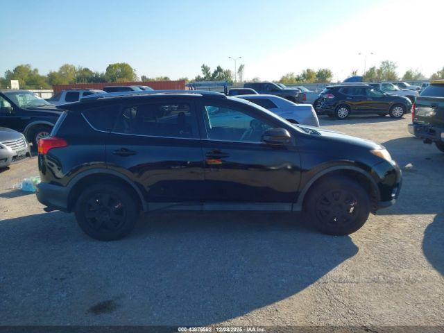 Toyota RAV4 Le Image 2