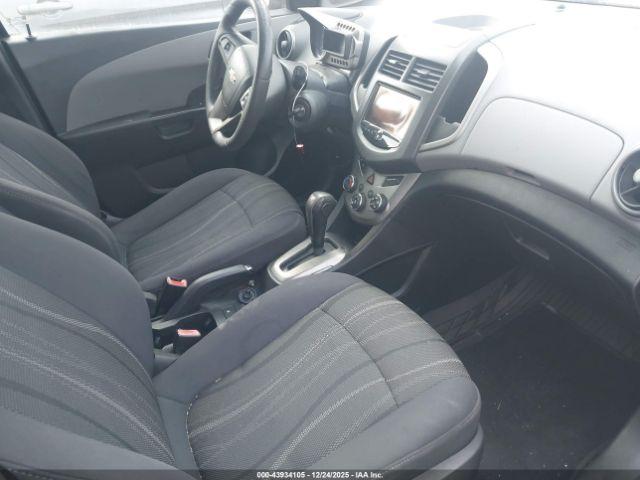 Chevrolet Sonic Lt Auto Image 6