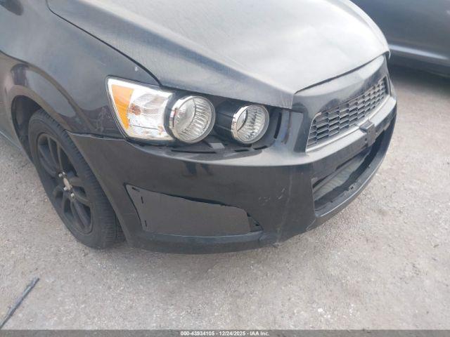 Chevrolet Sonic Lt Auto Image 8