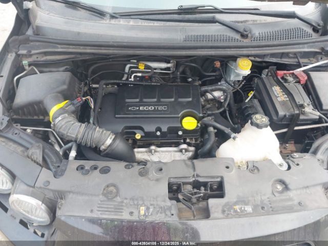 Chevrolet Sonic Lt Auto Image 9