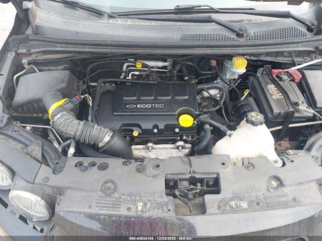 Chevrolet Sonic Lt Auto Image 9