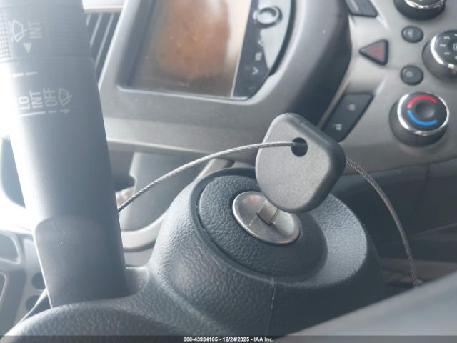 Chevrolet Sonic Lt Auto Image 4