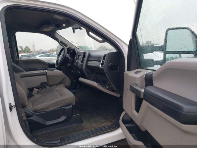 Ford F-250 Xlt Image 15