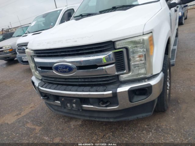Ford F-250 Xlt Image 12