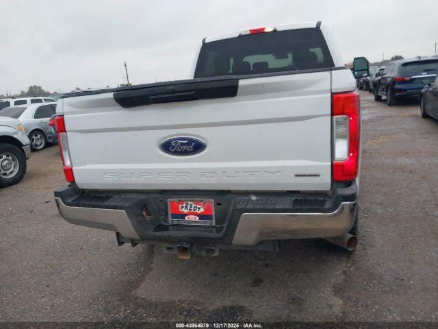 Ford F-250 Xlt Image 16